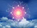 Okrąg zodiaku i konstelacje na tle nieba. Czy wodniki są zazdrosne? Gwiazdy milczą, ale koło horoskopu się kręci.