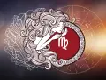 Znak zodiaku Panna, symbol dziewicy, otoczony kryształami i kołem zodiaku, tuż po znaku zodiaku po Lwie.