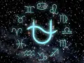 Jasny symbol Panny w zodiaku otoczony innymi znakami, na tle rozgwieżdżonego nieba.