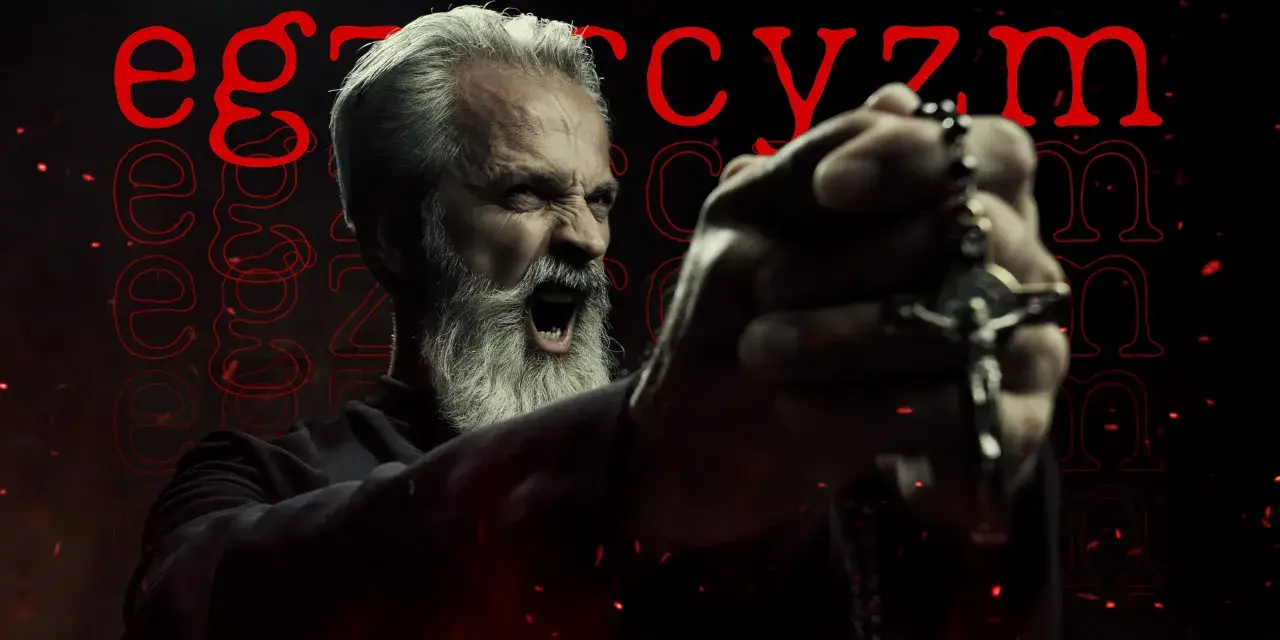 Gniewny mężczyzna z siwą brodą i różańcem w dłoni, krzyczący w ciemności. Słowo "egzorcyzm" widoczne w tle.