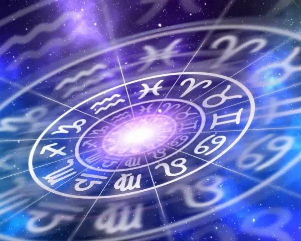 Obracający się krąg zodiaku na tle kosmosu. Czy wśród tych symboli kryją się najsłabsze znaki zodiaku?