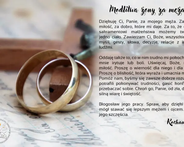Dwie obrączki ślubne na tle krzyża i tekstu modlitwy. Modlitwa żony za męża o miłość, wierność i szczęście.
