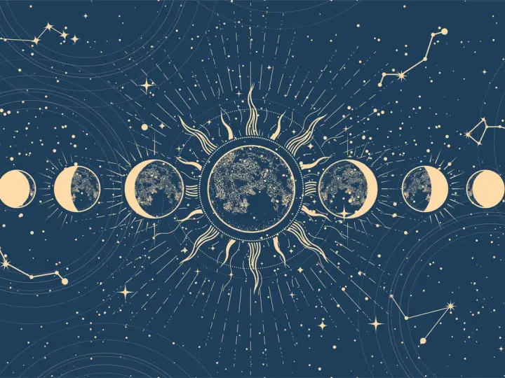 Cykl faz księżyca i słońce na tle nocnego nieba z gwiazdami i konstelacjami. Symbolizuje nowy rok astrologiczny i kosmiczne przemiany.