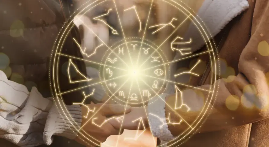 Zodiakalny krąg z konstelacjami, sugerujący idealnego partnera dla strzelca.