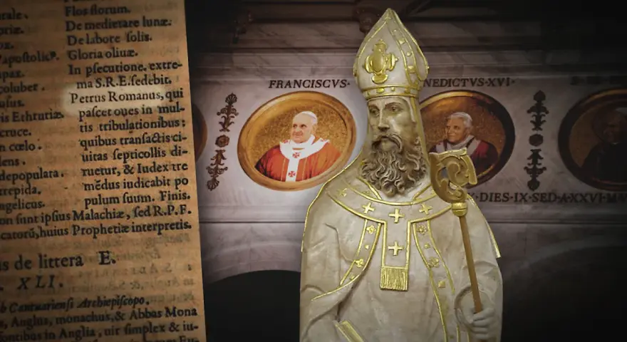 Starożytny tekst, w tym proroctwo Malachiasza, obok posągu papieża i portretów Franciszka, Benedykta XVI i Jana Pawła II.