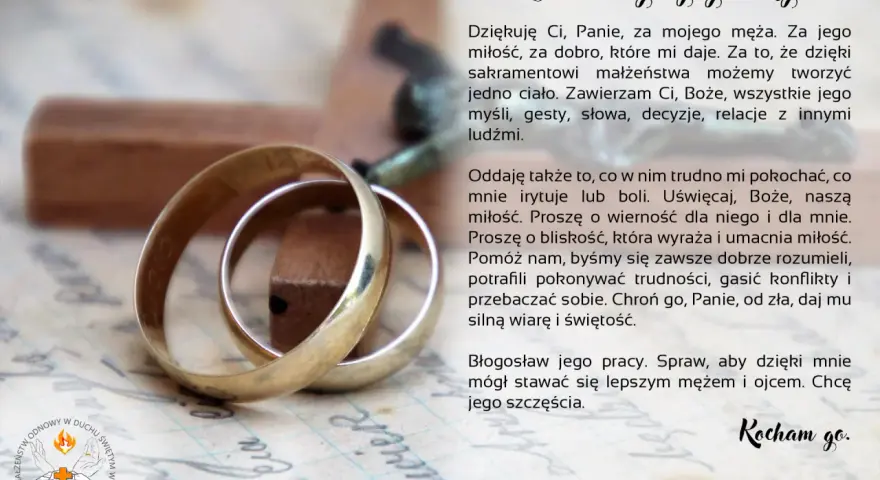 Dwie obrączki ślubne na tle krzyża i tekstu modlitwy. Modlitwa żony za męża o miłość, wierność i szczęście.
